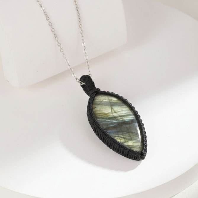 Labradorite Macrame Pendant